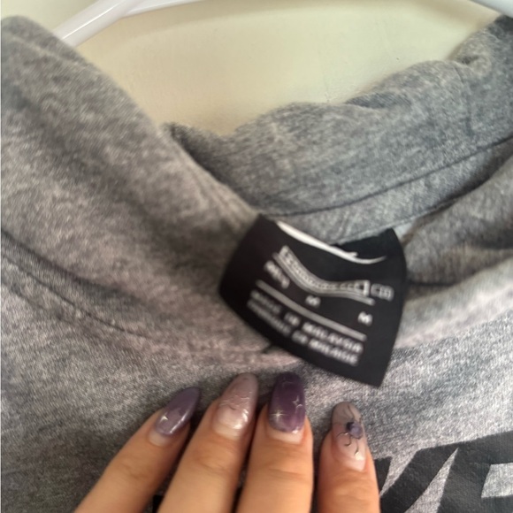 Kids Nike Grey Hoodie size medium - Picture 2 of 4